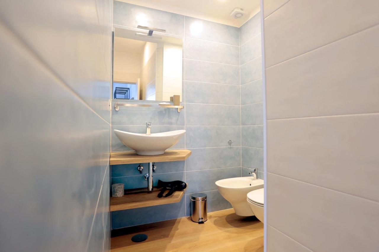 Angio Holiday Rooms 那不勒斯 外观 照片