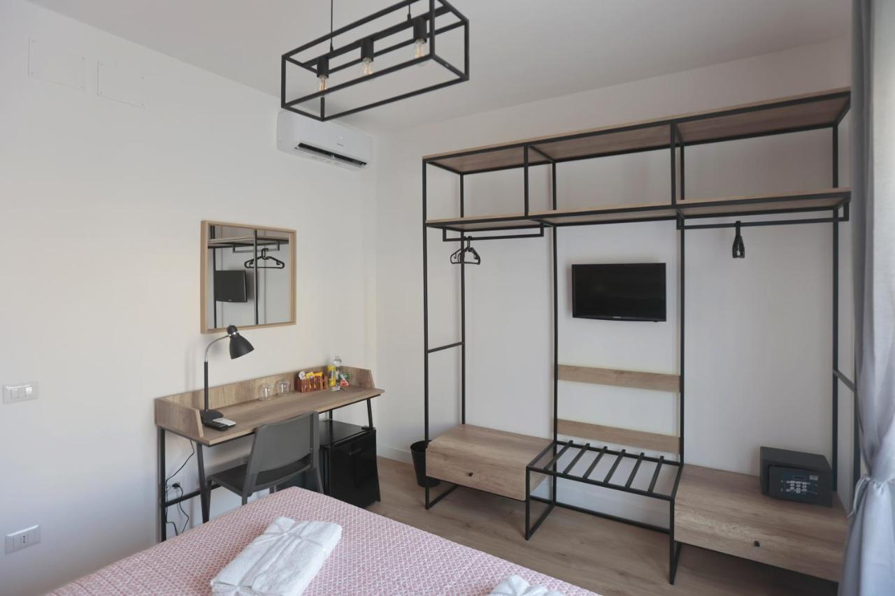 Angio Holiday Rooms 那不勒斯 外观 照片
