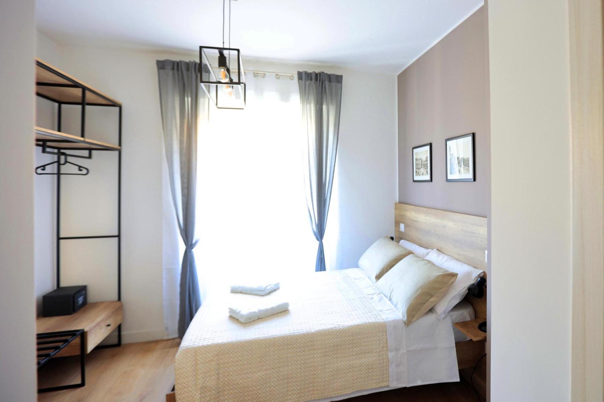Angio Holiday Rooms 那不勒斯 外观 照片