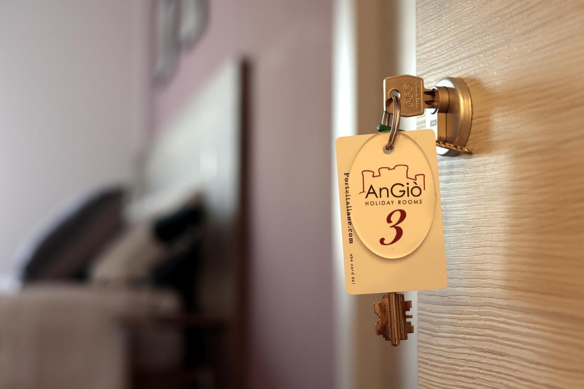 Angio Holiday Rooms 那不勒斯 外观 照片